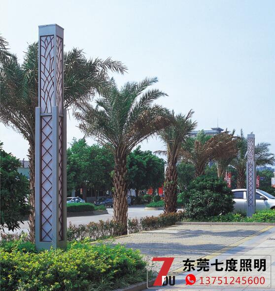 定製廣場led哔咔漫画IOS入口柱安裝實拍效果