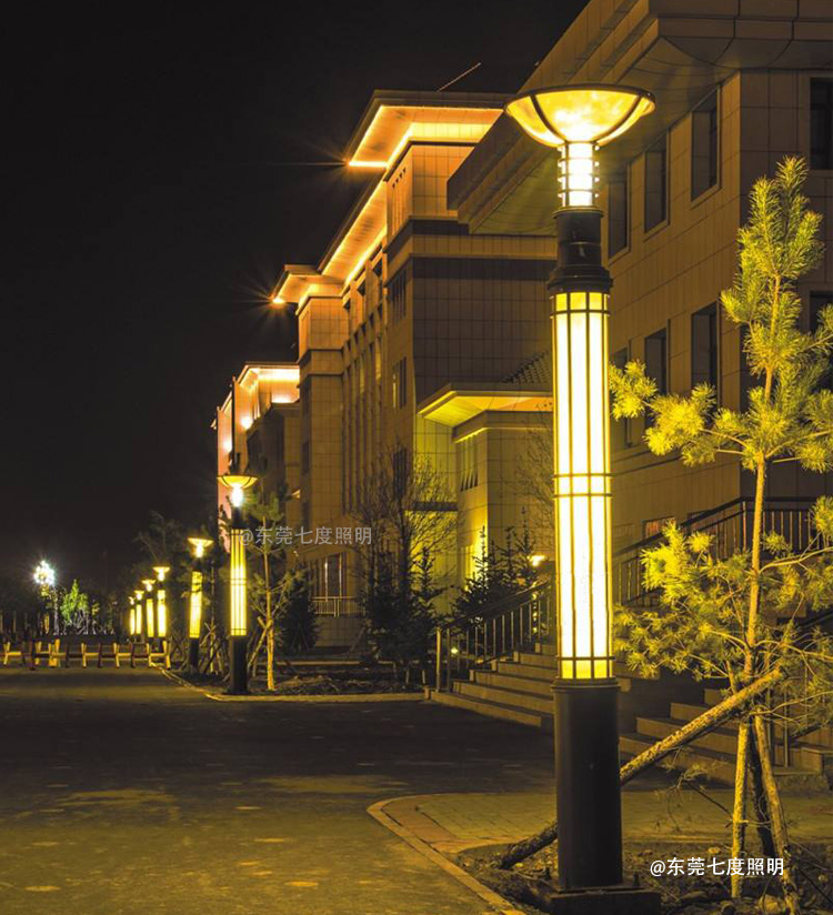 圓柱形戶外園林LED哔咔漫画IOS入口柱夜間亮燈效果暖光